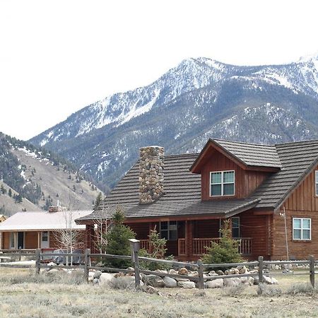 Montana Spirit Guest Lodge Cliff Lake ภายนอก รูปภาพ
