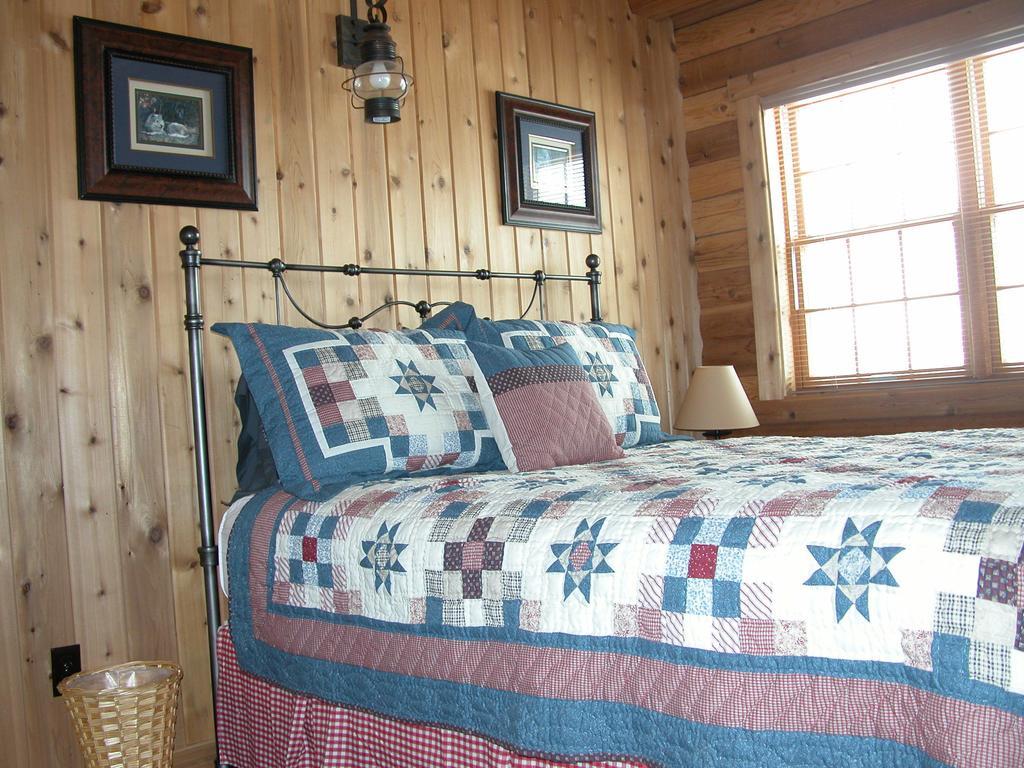 Montana Spirit Guest Lodge Cliff Lake ห้อง รูปภาพ
